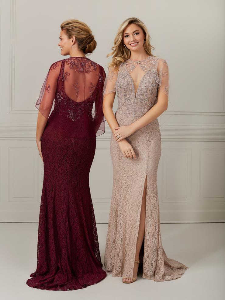 Mother of the Bride &amp; Groom: How to Pick the Perfect Gown Image
